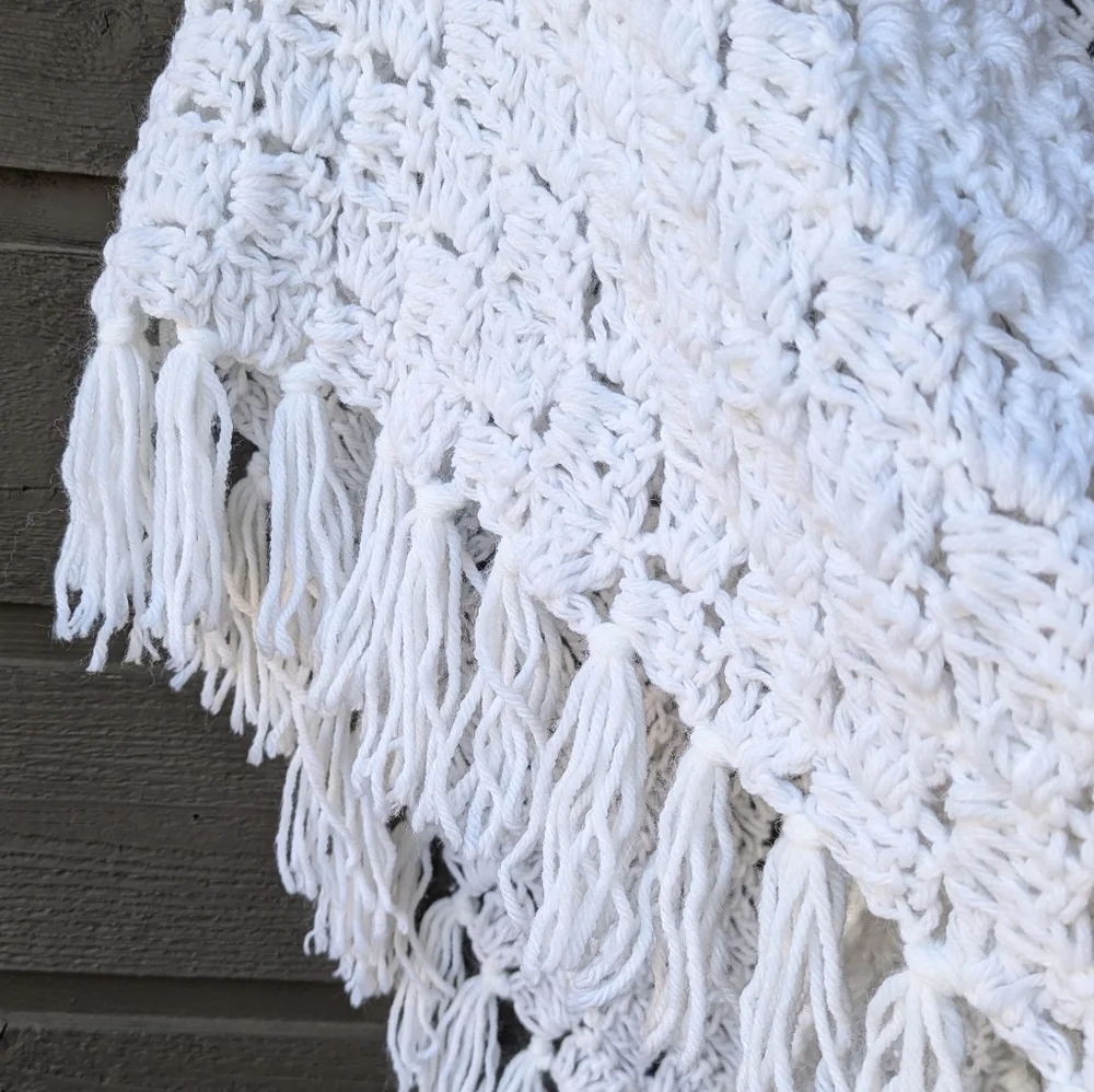 Vintage Handmade Open Macrame Crochet XLarge White Triangle Scarf Shawl Fringe